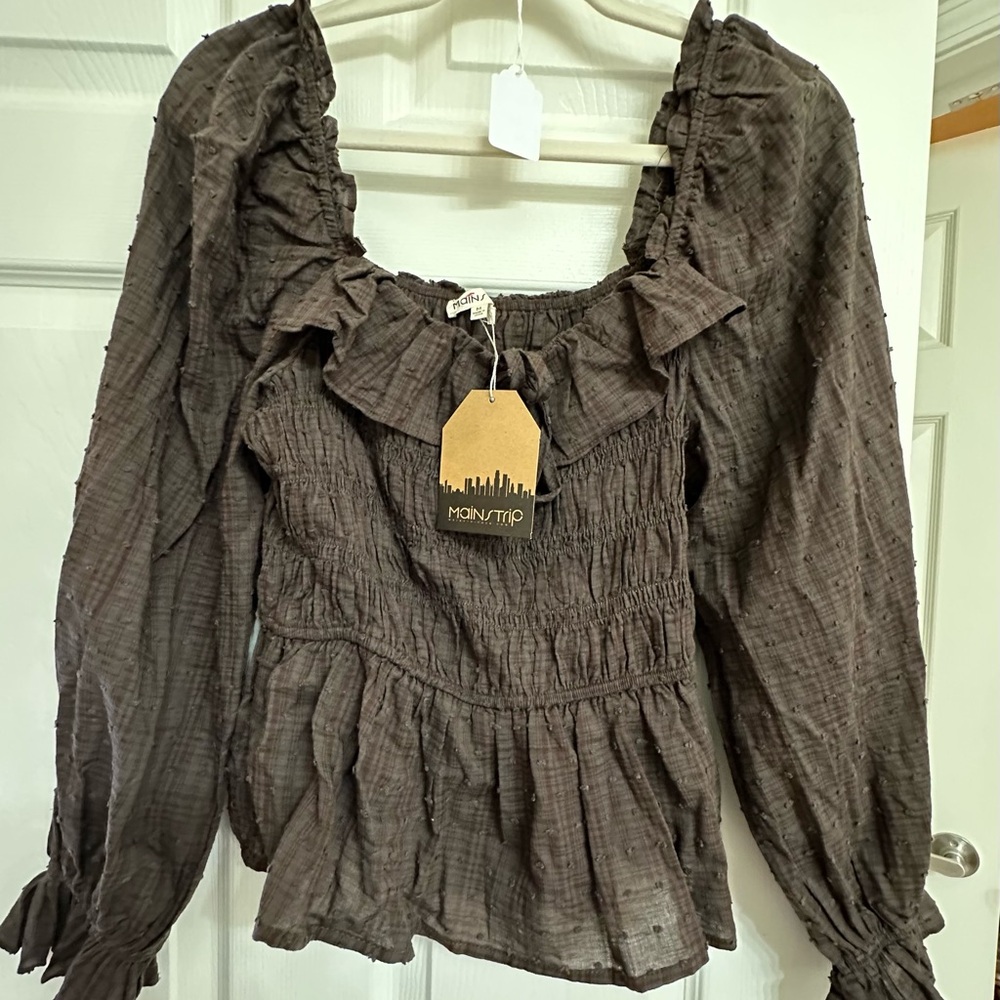 Main Strip Gray Ruffle Blouse